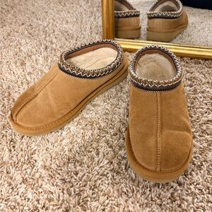 UGG Tasman Slipper